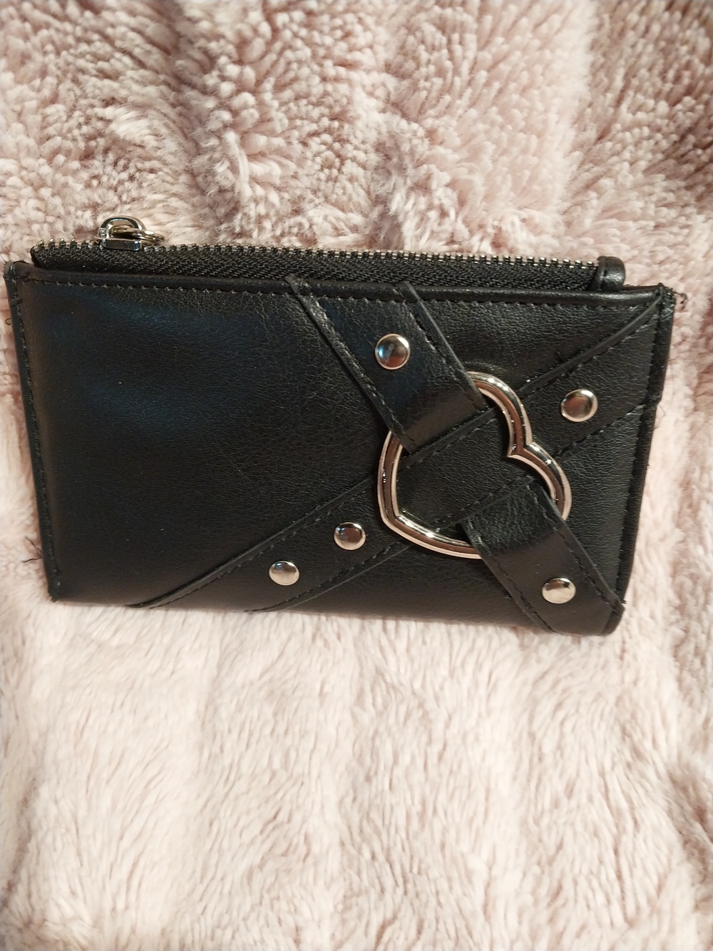 Black Heart Accent Zip Wallet - Unbranded